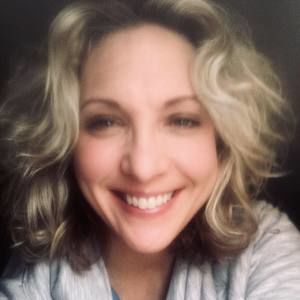 Meet your Posher, Larissa